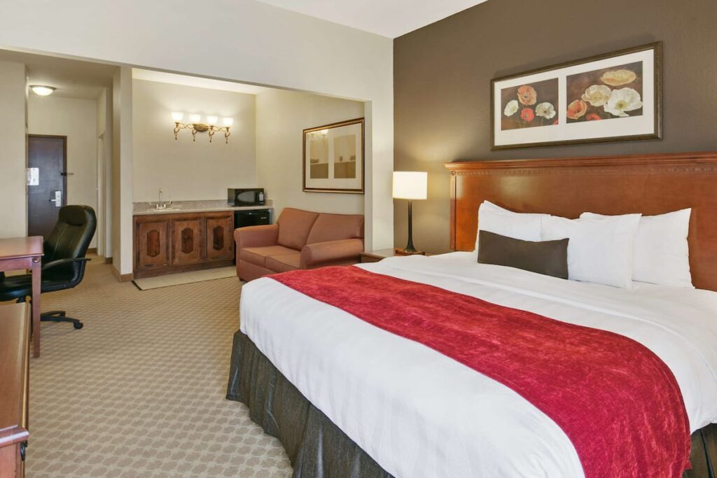 Best Western Plus Georgetown Inn & Suites - Image 4