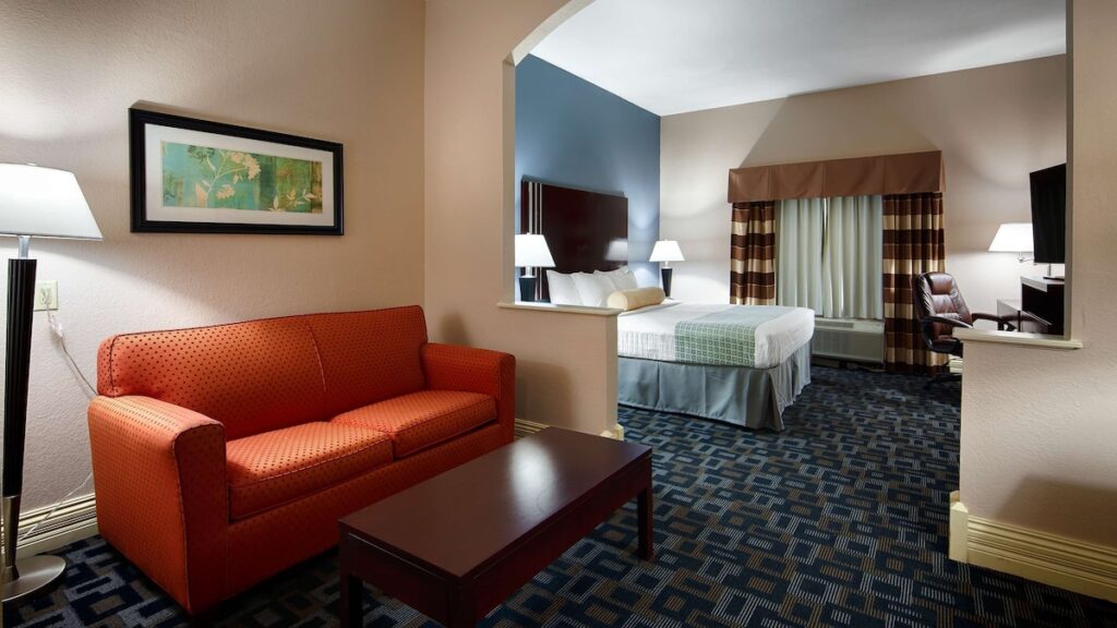 Best Western Plus Kalamazoo Suites - Image 1