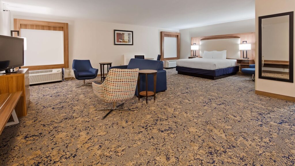 Best Western Plus Kansas City Airport-KCI East - Image 2
