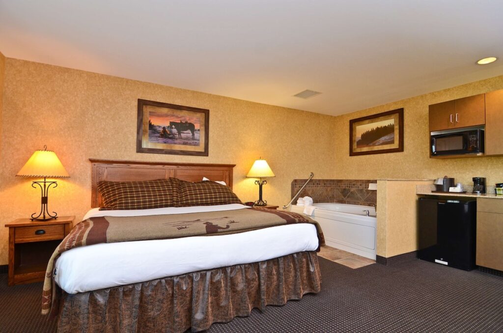 Best Western Plus Kelly Inn & Suites - Image 3