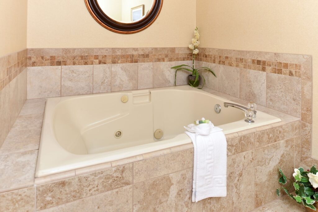 Best Western Plus Landmark Inn - Image 1