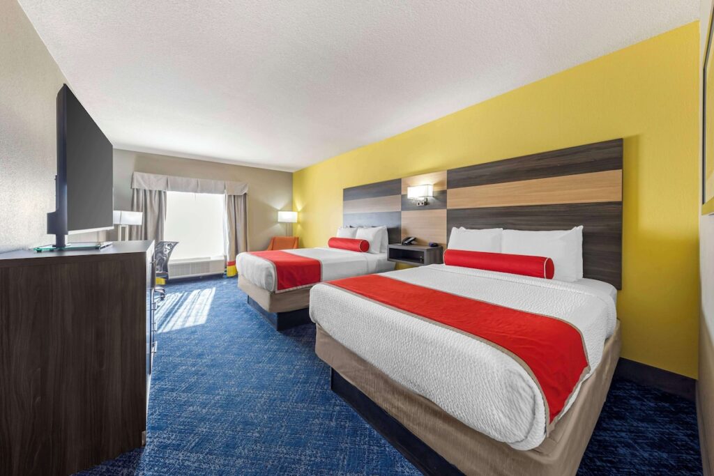 Best Western Plus Midwest City Inn & Suites - Image 3