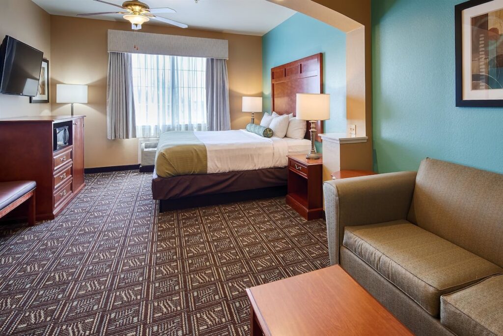 Best Western Plus Monahans Inn & Suites - Image 3