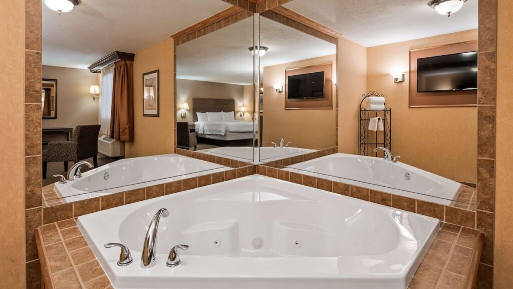 Best Western Plus North Canton Inn & Suites
