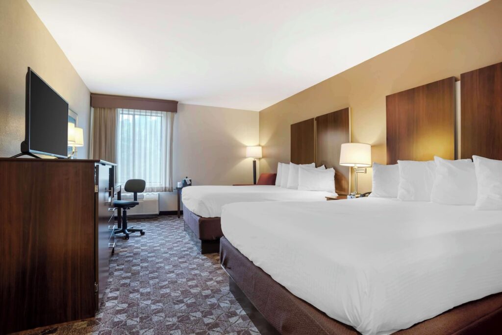 Best Western Plus Oak Mountain Inn - Image 3