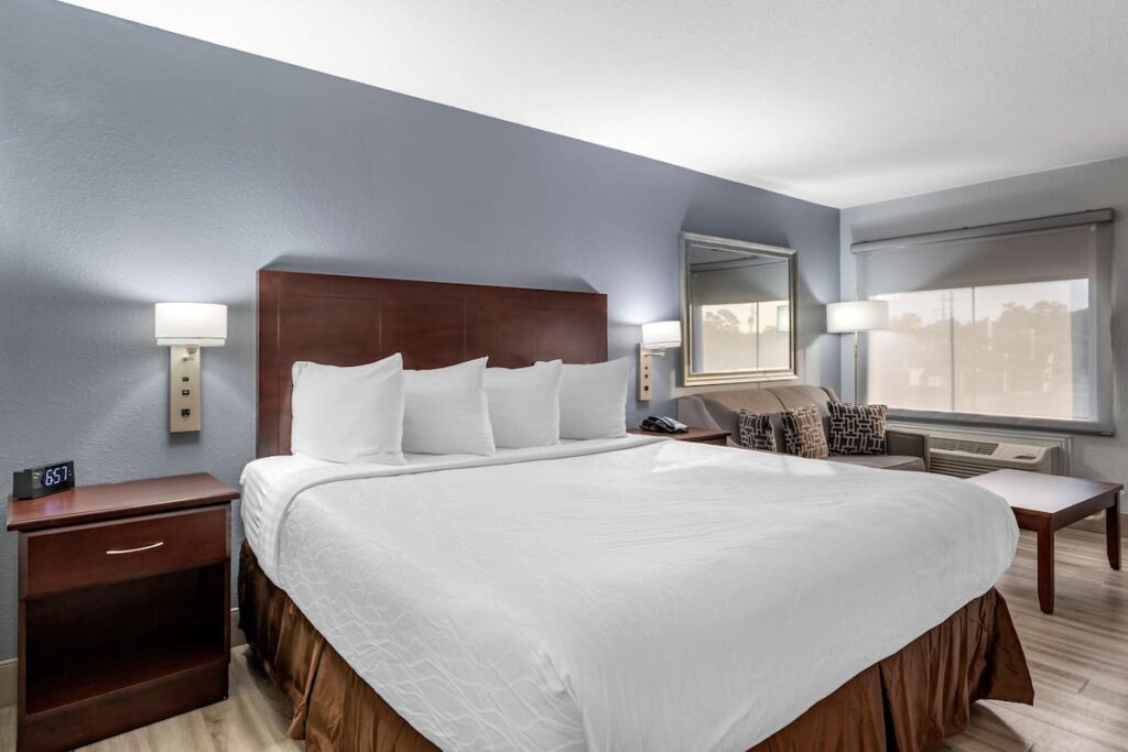 Best Western Plus Orange County - Image 4