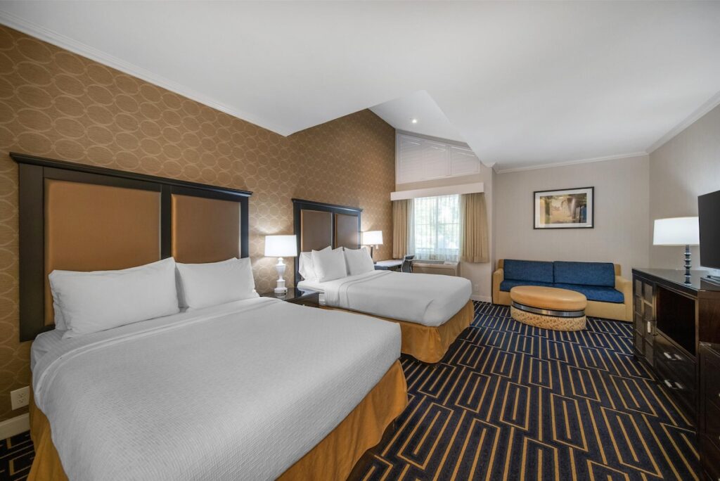 Best Western Plus Palm Court Hotel - Image 3