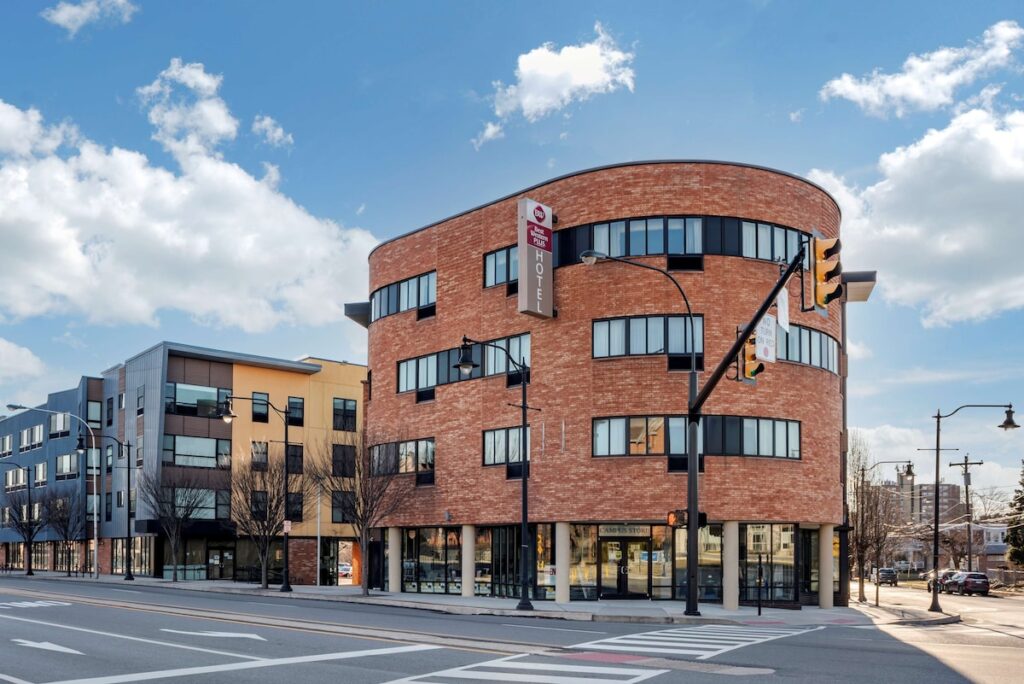 Best Western Plus Philadelphia Airport S. At Widener Univ. - Image 2