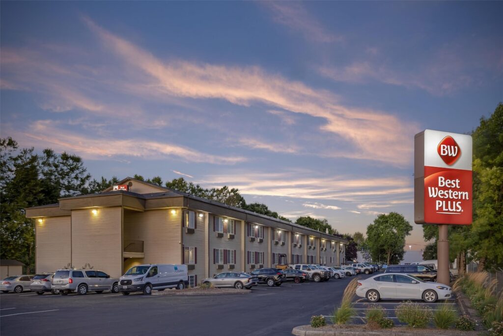 Best Western Plus Prairie Inn - Image 5