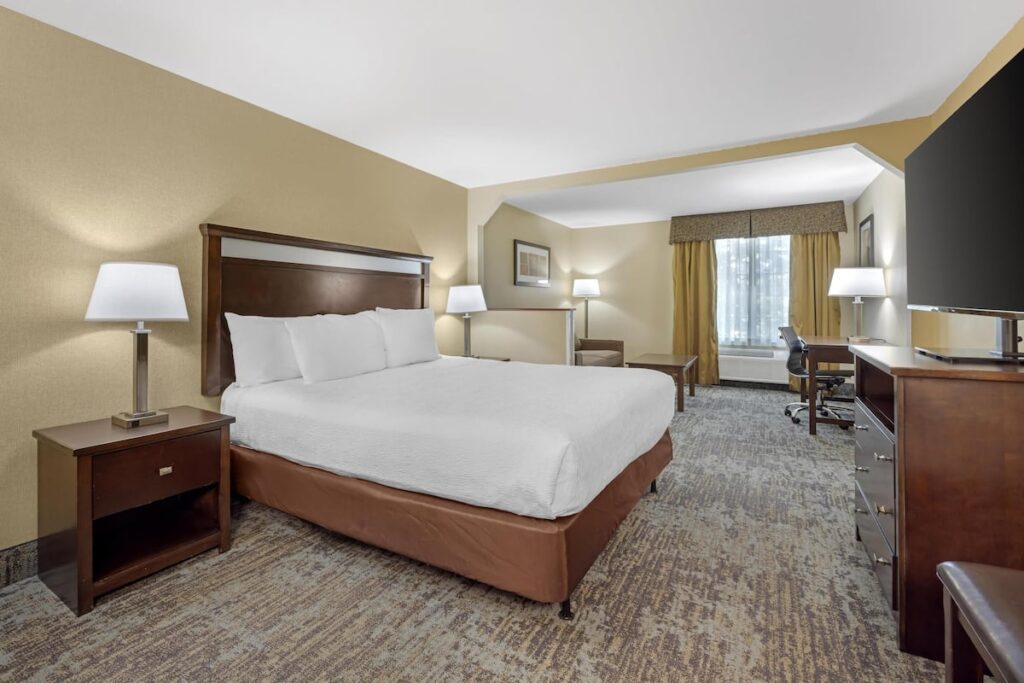 Best Western Plus Prairie Inn - Image 4