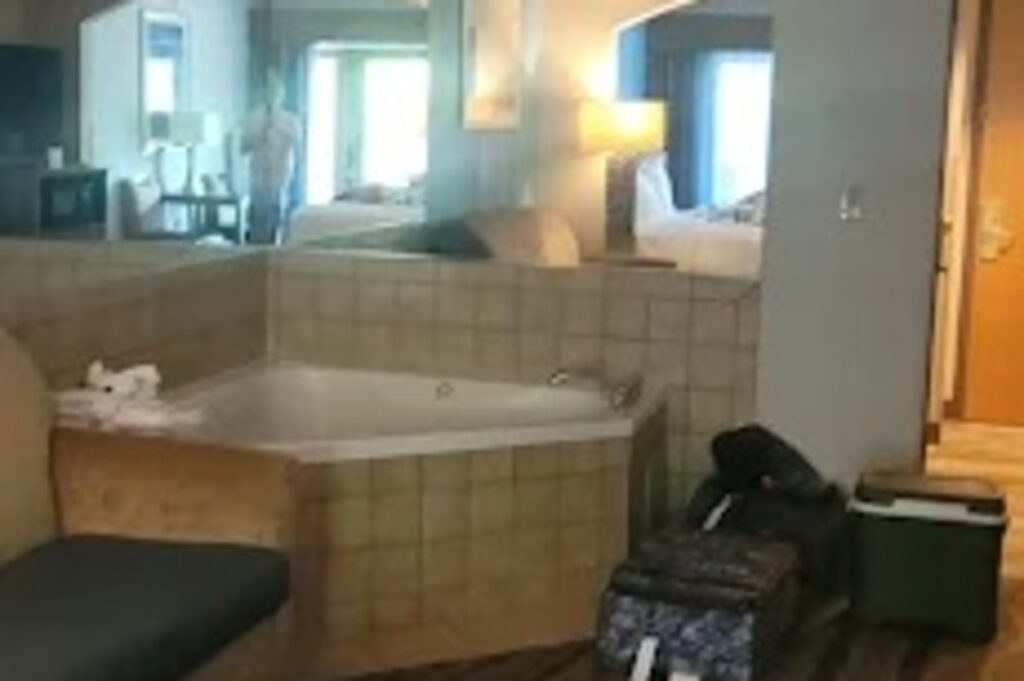 Best Western Plus River Escape Inn & Suites - Image 1