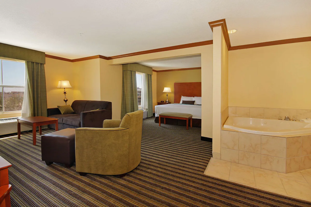 Best Western Plus Seawall Inn Suites By The Beach tub