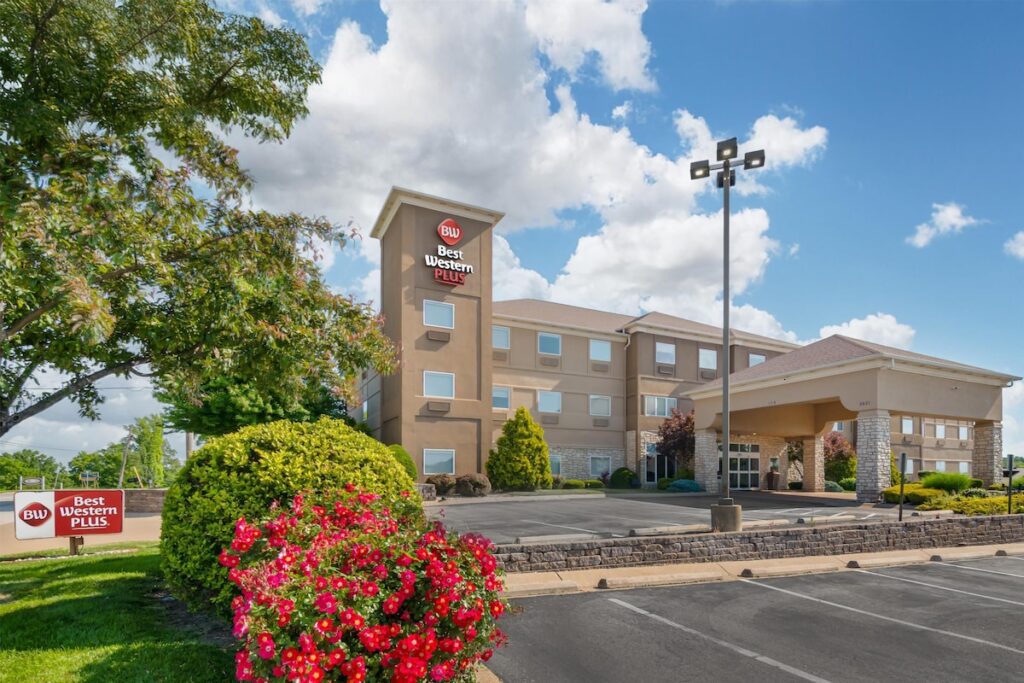 Best Western Plus Washington Hotel - Image 2