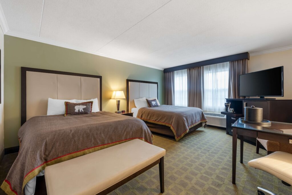 Best Western Plus White Bear Country Inn - Image 4