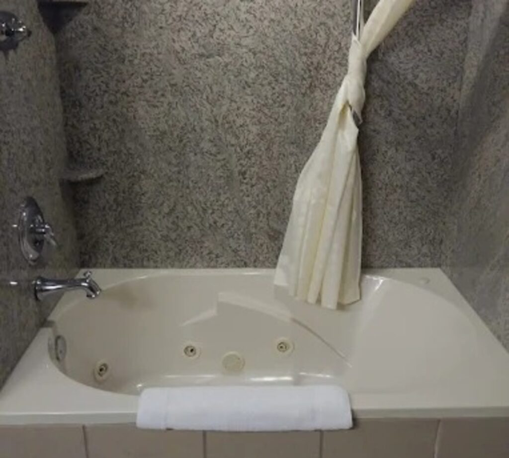 Best Western Plus Woodland Hills Hotel & Suites - Image 2