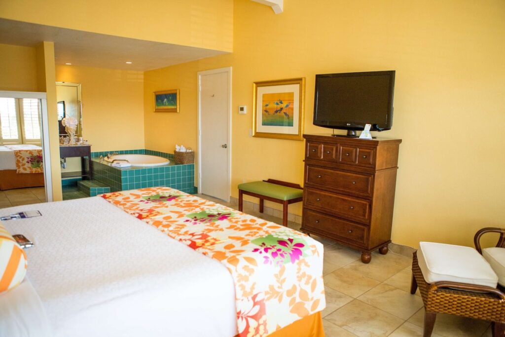 Best Western Plus Yacht Harbor Inn - Image 1