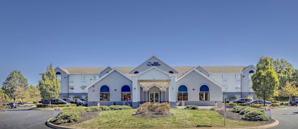 Best Western Port Columbus - Image 2