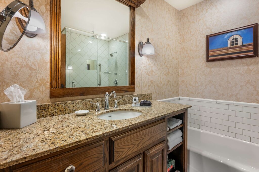 Best Western Premier Mariemont Inn - Image 2