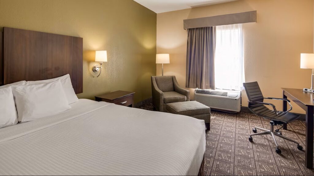 Best Western Rayne Inn - Image 1