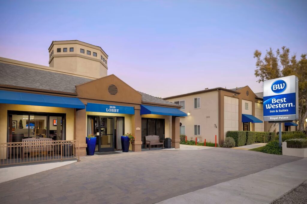 Best Western Royal Palace Inn & Suites - Image 2