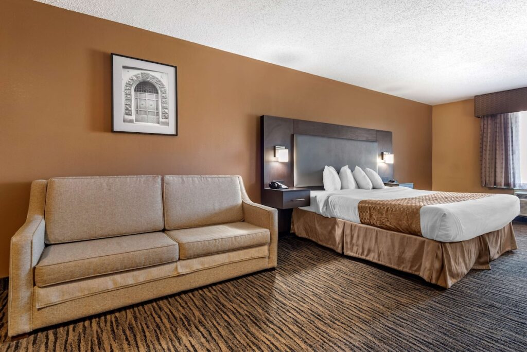 Best Western The Inn At The Fairgrounds - Image 3