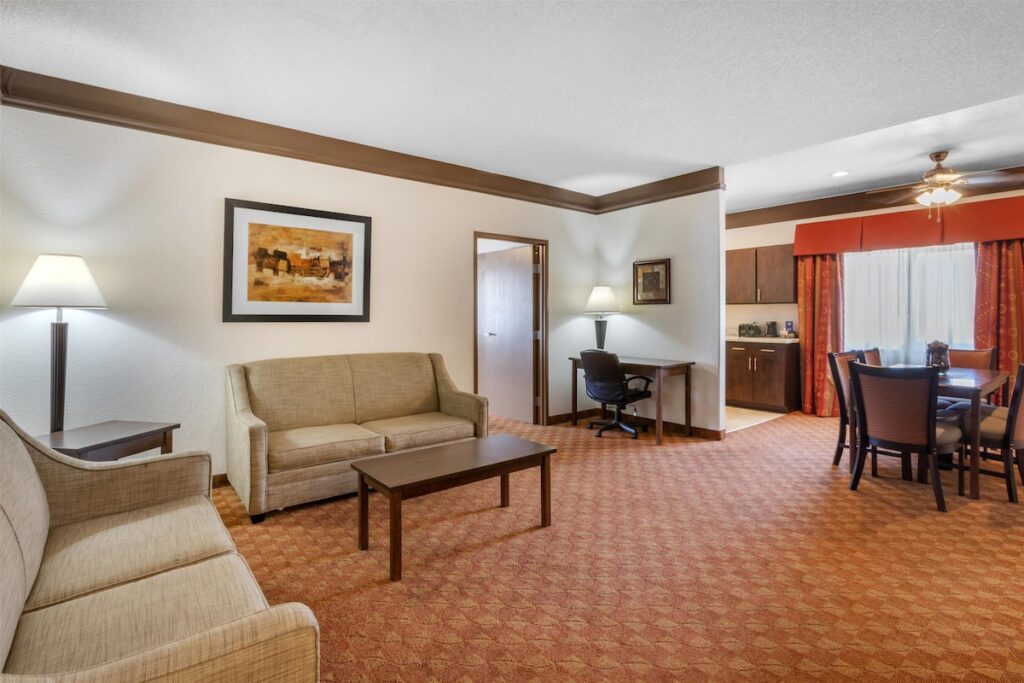 Best Western Tolleson Hotel - Image 2