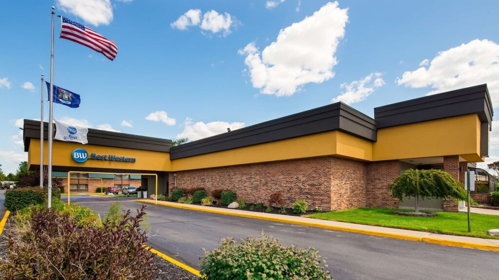 Best Western Woodhaven Inn - Image 5