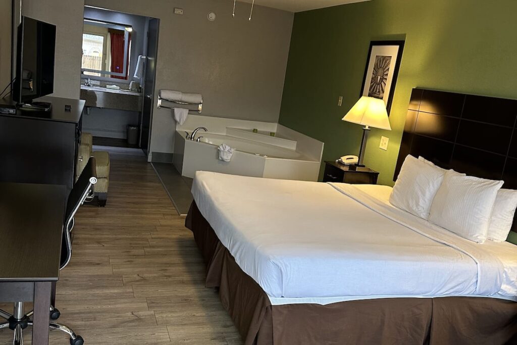 Bestway Inn - Image 4