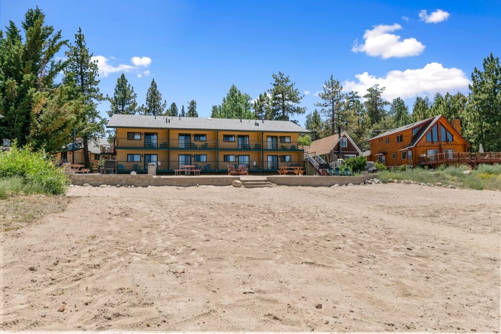 Big Bear Lakefront Lodge - Image 5