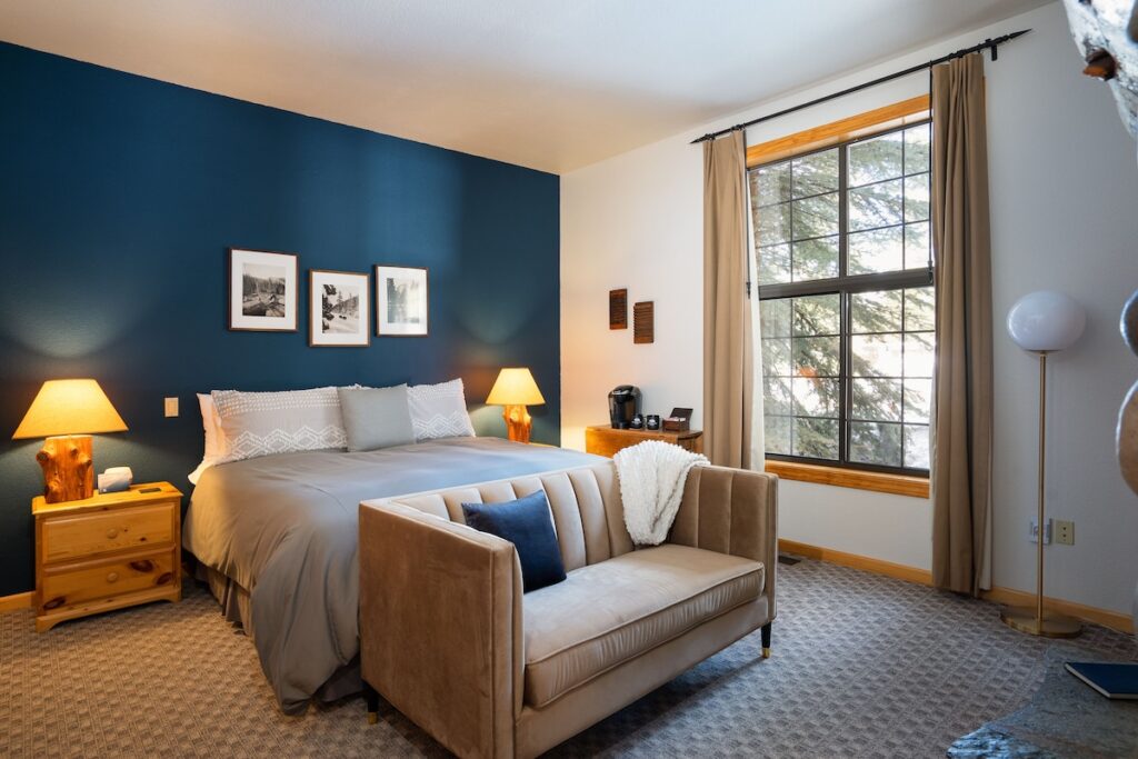 Black Bear Lodge - Image 2