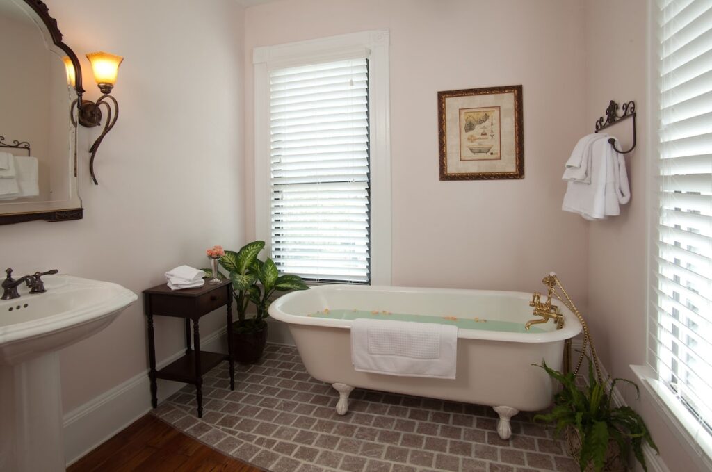 Blue Heron Inn - Image 2