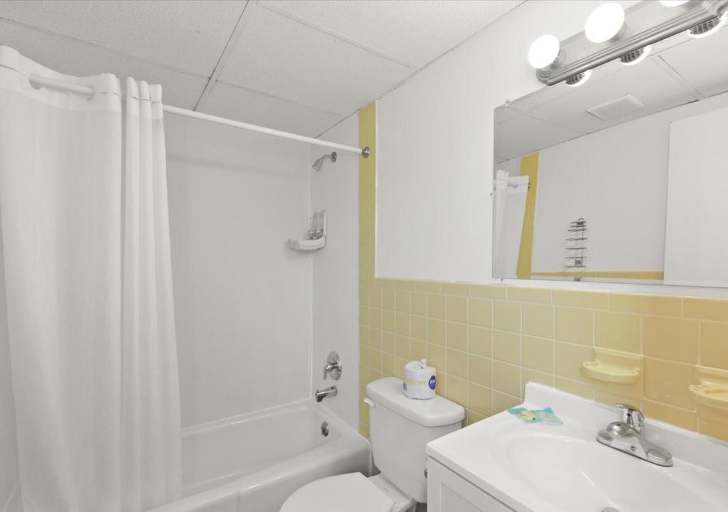 Blue Wave Inn - Image 1