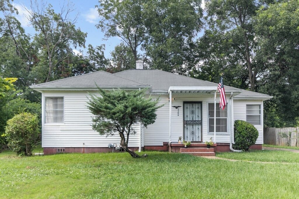 Blushing Bungalow - Image 2