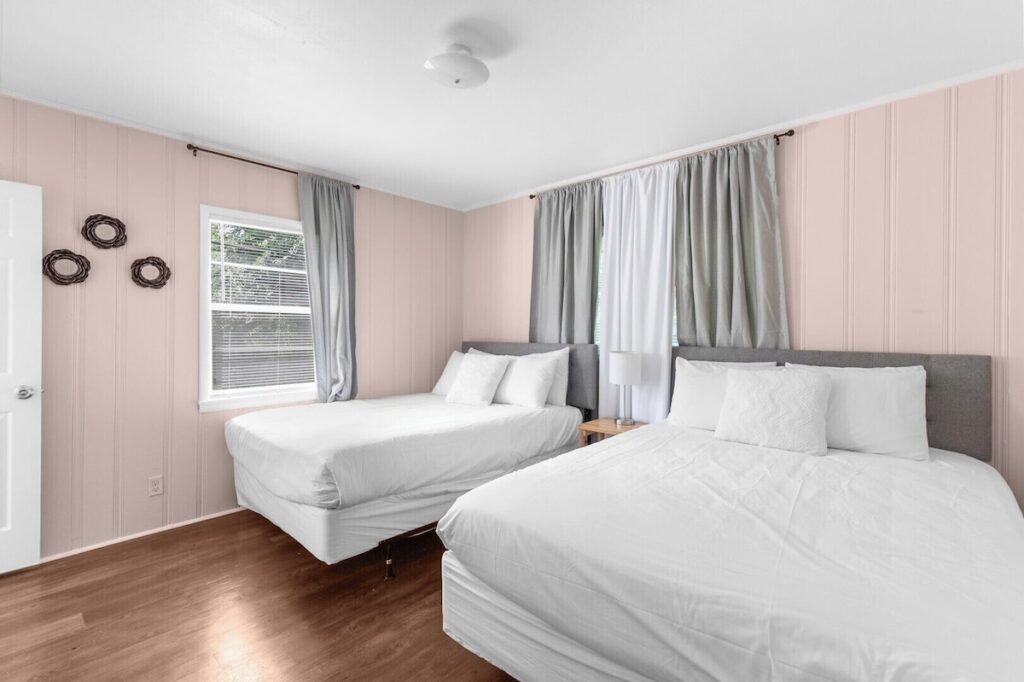 Blushing Bungalow - Image 4