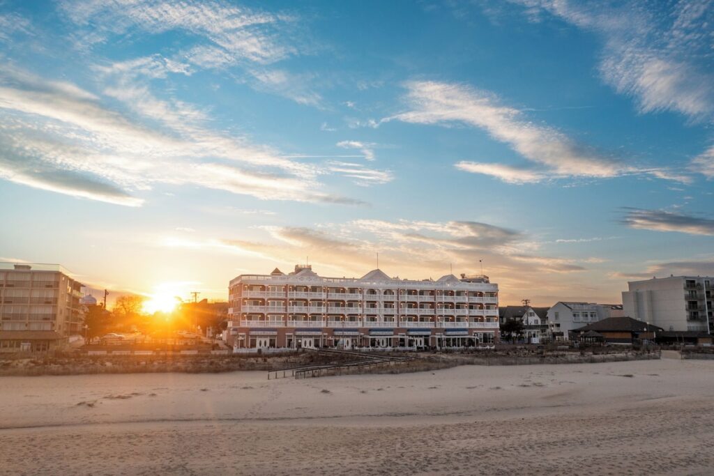 Boardwalk Plaza Hotel - Image 2