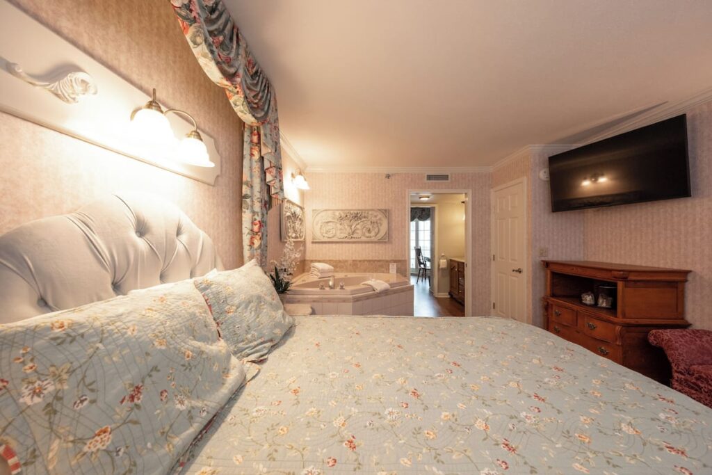 Boardwalk Plaza Hotel - Image 3