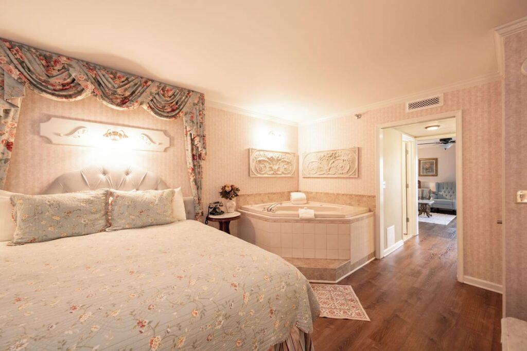 Boardwalk Plaza Hotel - Image 4