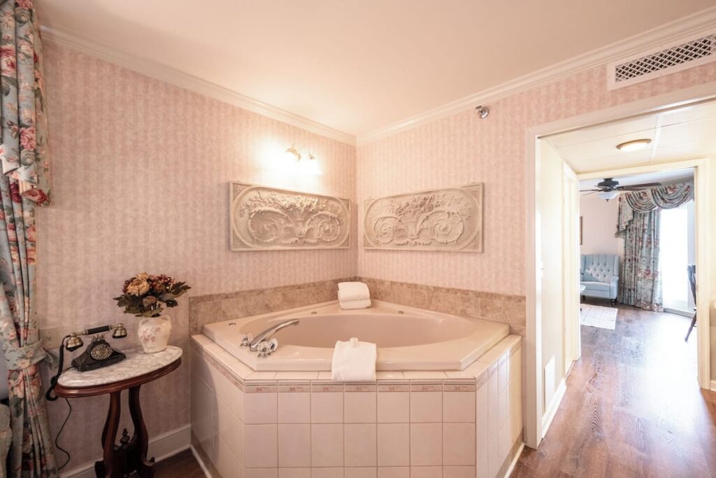 Boardwalk Plaza Hotel - Image 1