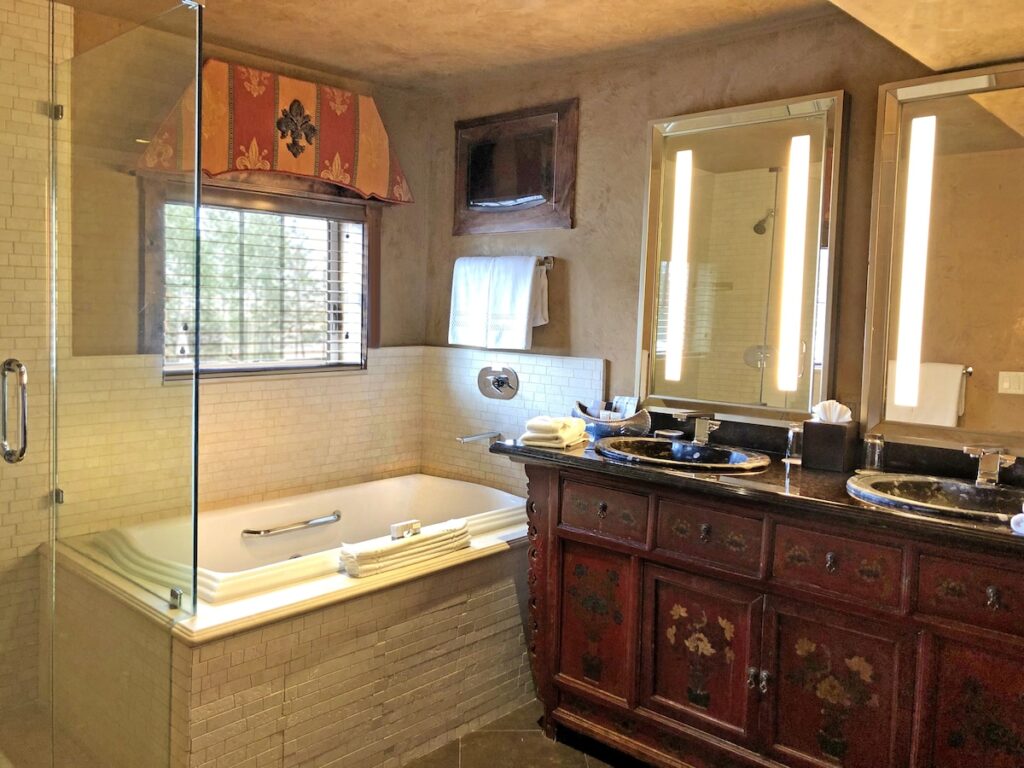 Border House at Crystal Bay Casino - Image 1