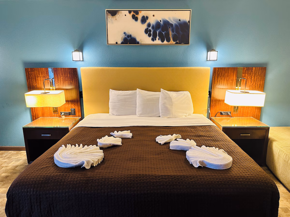 Boston Inn - Image 3