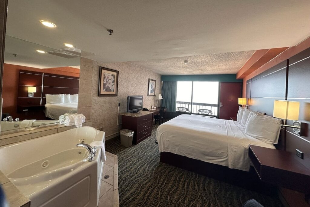Breakers Resort Inn - Image 4