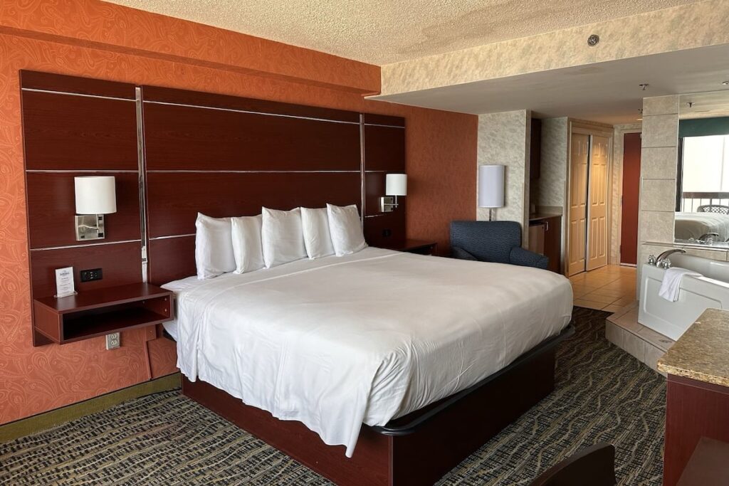 Breakers Resort Inn - Image 3