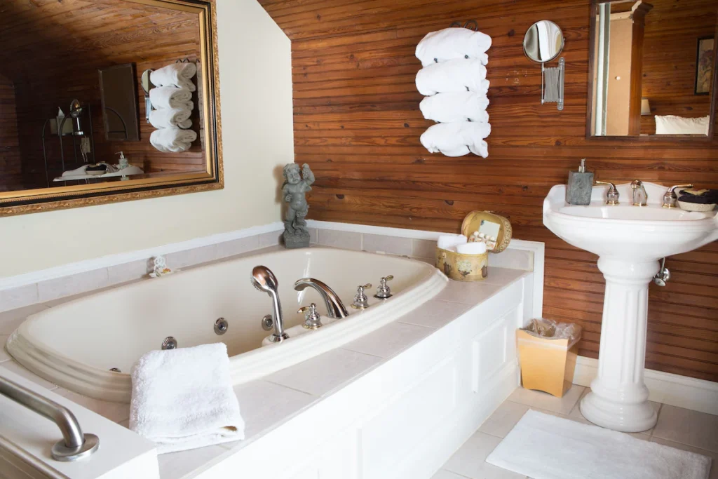 Burke Manor Inn & Pavilion - Image 1