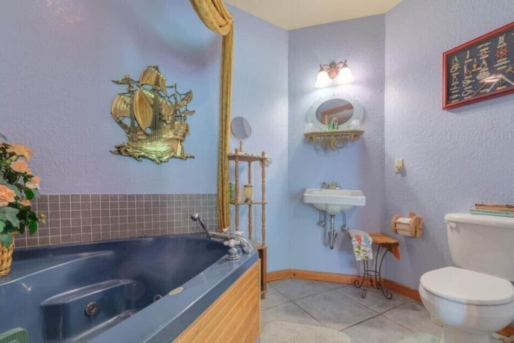 Cabin On The Lake - Image 1