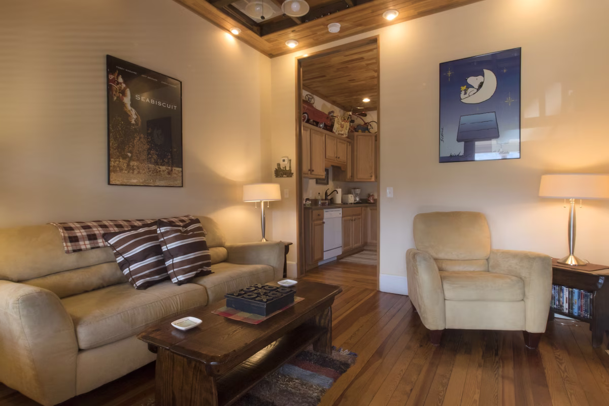 Calhoun House Inn & Suites - Image 3