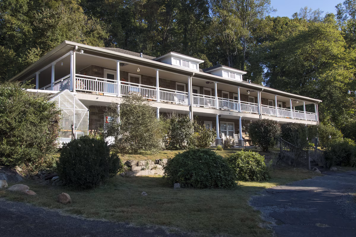 Calhoun House Inn & Suites - Image 2