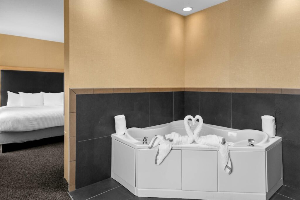 Cambria Hotel Columbus – Polaris