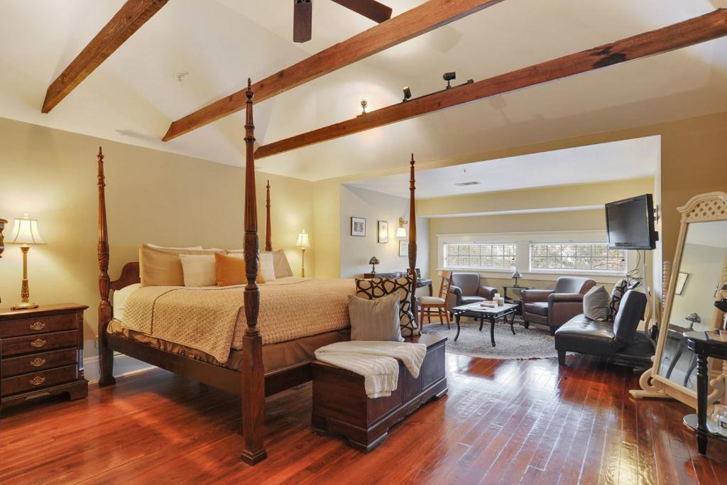 Canal Street Inn - Image 3