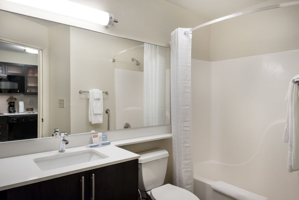 Candlewood Suites Charlotte – Arrowood by IHG - Image 1