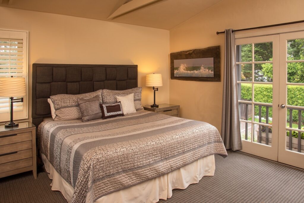 Carmel Country Inn - Image 4